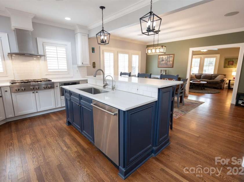 139 Laurel Avenue, Charlotte, NC 28207.  MLS# CAR4241687, YatesRealty ID 4167. 