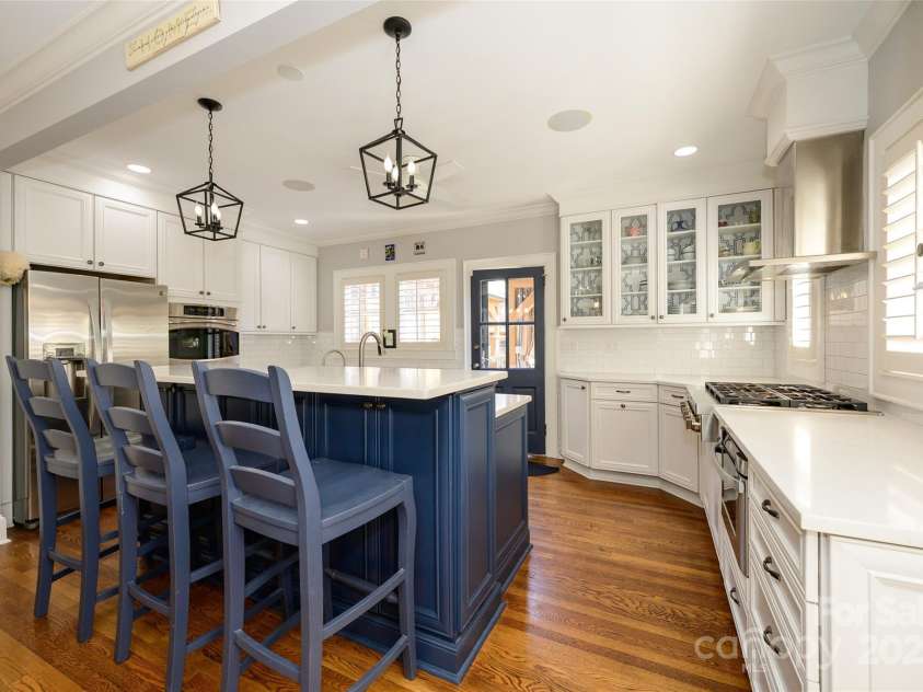 139 Laurel Avenue, Charlotte, NC 28207.  MLS# CAR4241687, YatesRealty ID 4167. 