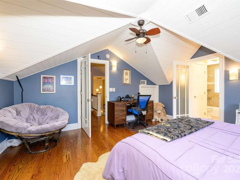139 Laurel Avenue, Charlotte, NC 28207.  MLS# CAR4241687, YatesRealty ID 4167. 