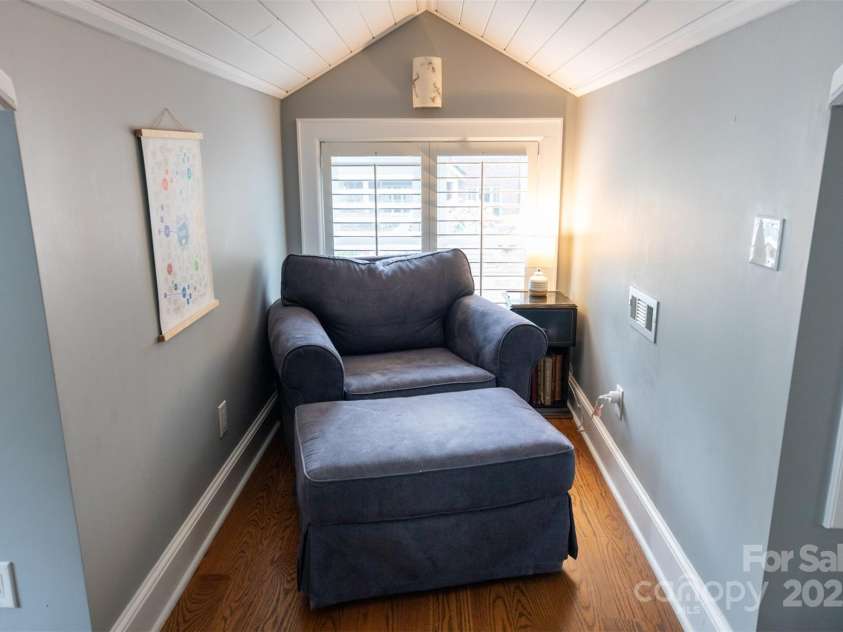 139 Laurel Avenue, Charlotte, NC 28207.  MLS# CAR4241687, YatesRealty ID 4167. 