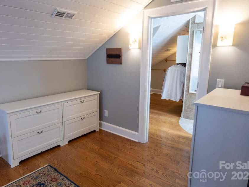139 Laurel Avenue, Charlotte, NC 28207.  MLS# CAR4241687, YatesRealty ID 4167. 