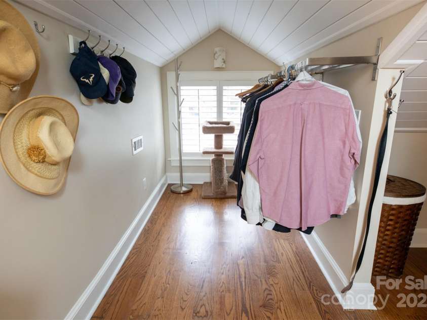 139 Laurel Avenue, Charlotte, NC 28207.  MLS# CAR4241687, YatesRealty ID 4167. 