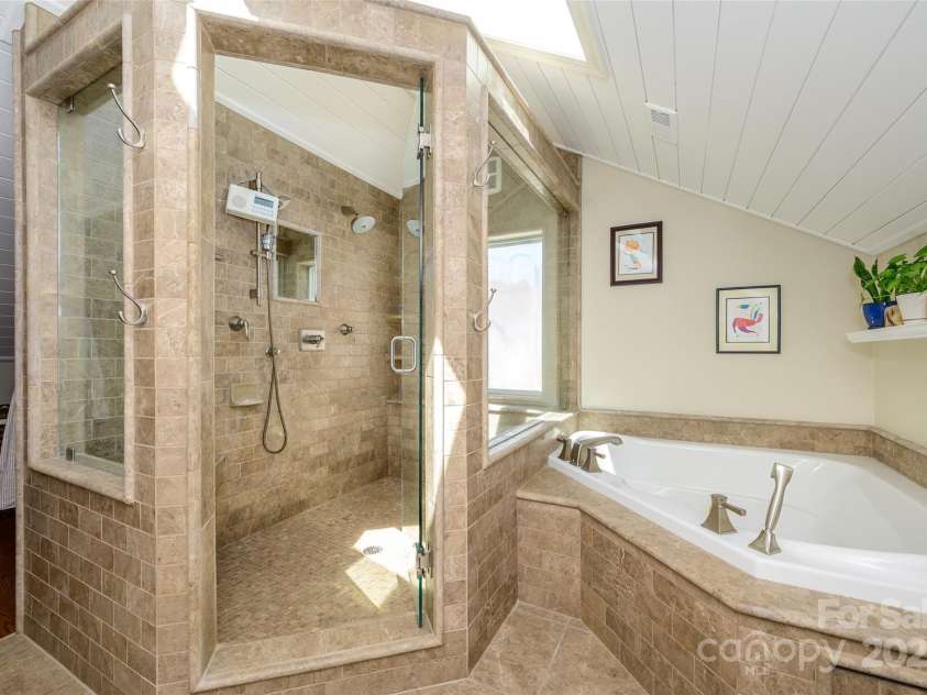 139 Laurel Avenue, Charlotte, NC 28207.  MLS# CAR4241687, YatesRealty ID 4167. 