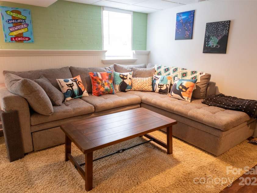 139 Laurel Avenue, Charlotte, NC 28207.  MLS# CAR4241687, YatesRealty ID 4167. 