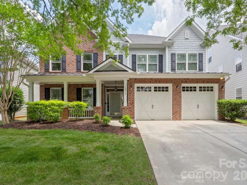10019 Elizabeth Crest Lane, Charlotte, NC 28277.  MLS# CAR4377153, YatesRealty ID 41671. 