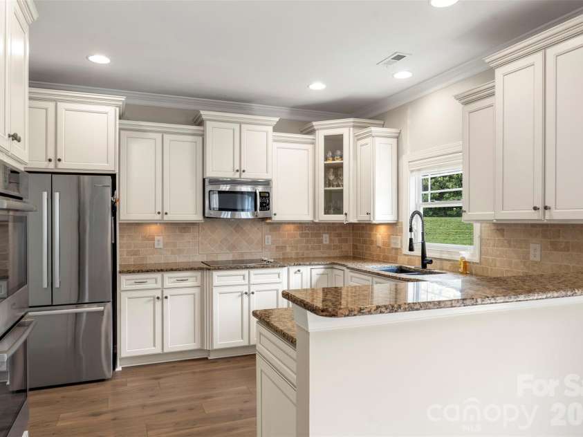 10019 Elizabeth Crest Lane, Charlotte, NC 28277.  MLS# CAR4377153, YatesRealty ID 41671. 