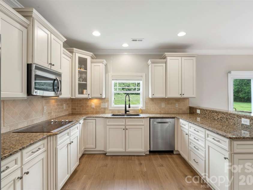 10019 Elizabeth Crest Lane, Charlotte, NC 28277.  MLS# CAR4377153, YatesRealty ID 41671. 
