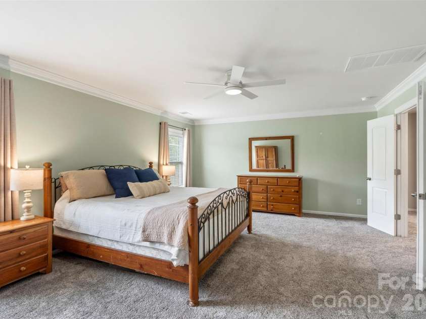 10019 Elizabeth Crest Lane, Charlotte, NC 28277.  MLS# CAR4377153, YatesRealty ID 41671. 