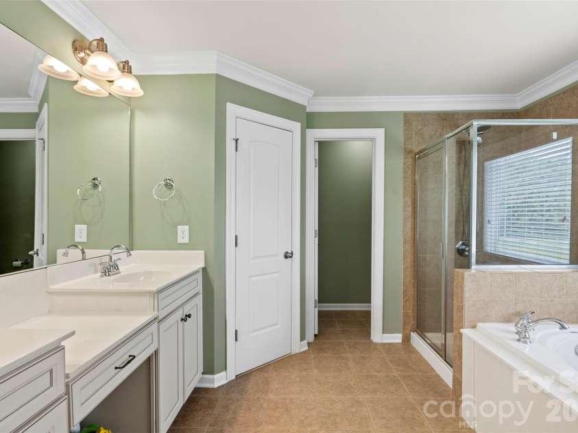 10019 Elizabeth Crest Lane, Charlotte, NC 28277.  MLS# CAR4377153, YatesRealty ID 41671. 