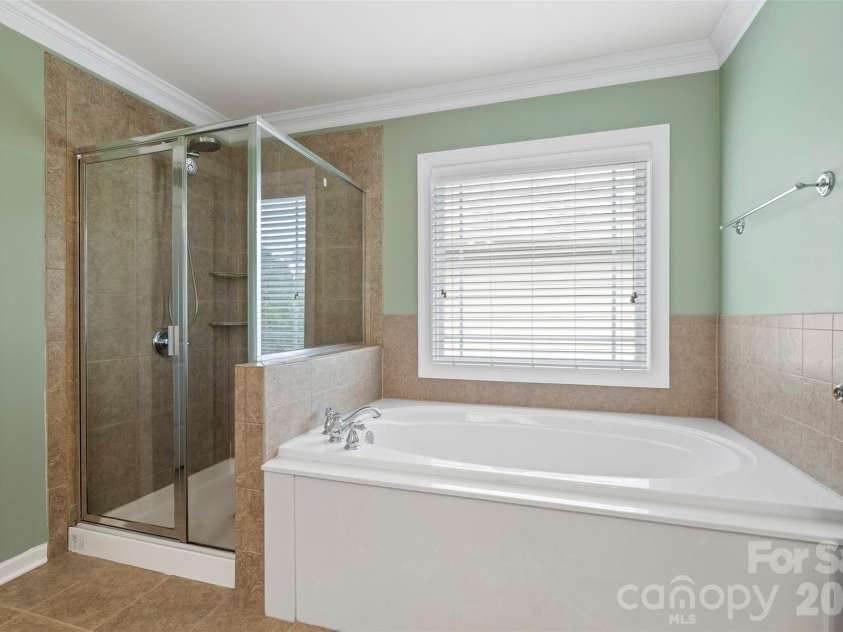 10019 Elizabeth Crest Lane, Charlotte, NC 28277.  MLS# CAR4377153, YatesRealty ID 41671. 