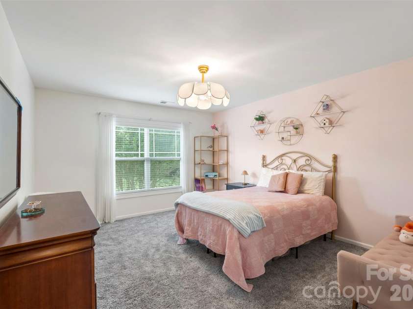 10019 Elizabeth Crest Lane, Charlotte, NC 28277.  MLS# CAR4377153, YatesRealty ID 41671. 