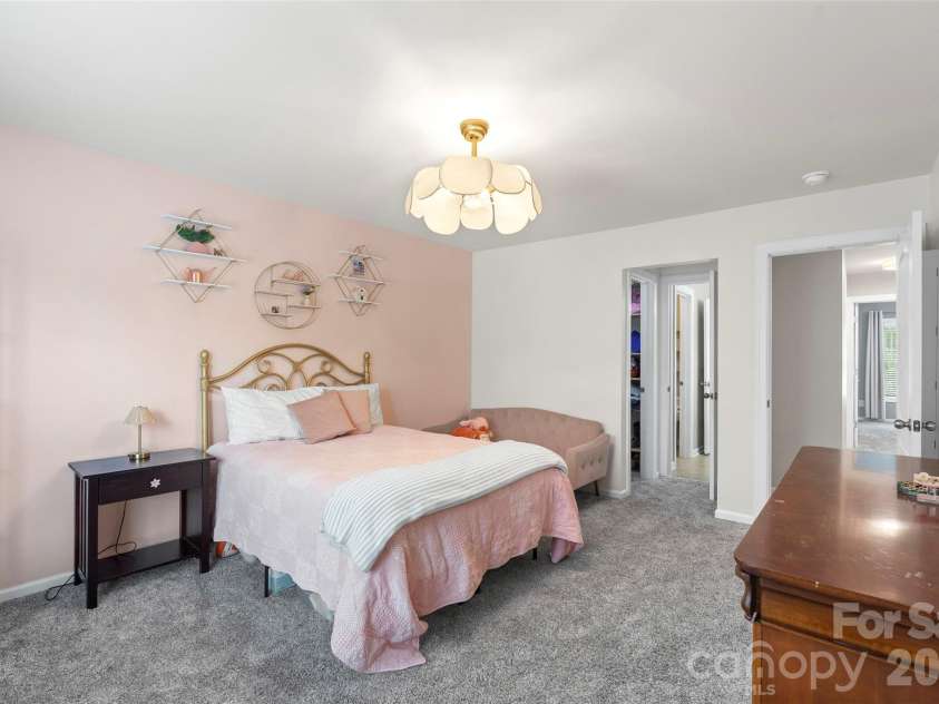 10019 Elizabeth Crest Lane, Charlotte, NC 28277.  MLS# CAR4377153, YatesRealty ID 41671. 