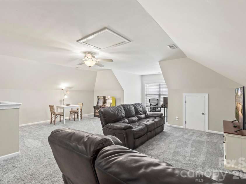 10019 Elizabeth Crest Lane, Charlotte, NC 28277.  MLS# CAR4377153, YatesRealty ID 41671. 