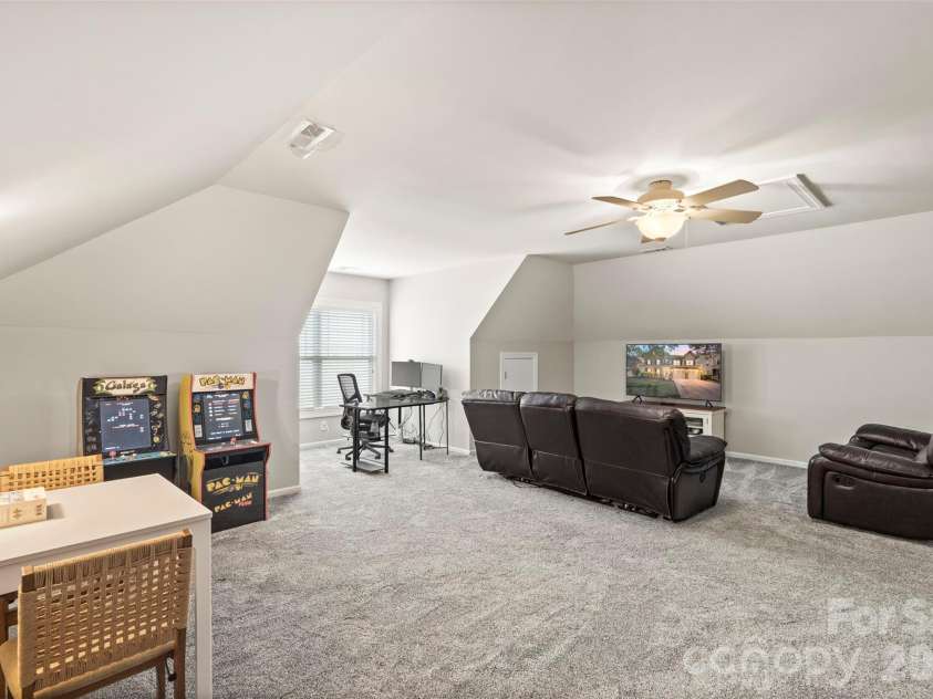 10019 Elizabeth Crest Lane, Charlotte, NC 28277.  MLS# CAR4377153, YatesRealty ID 41671. 