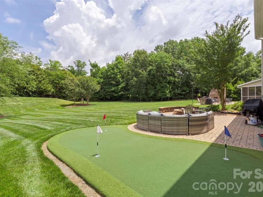 10019 Elizabeth Crest Lane, Charlotte, NC 28277.  MLS# CAR4377153, YatesRealty ID 41671. 