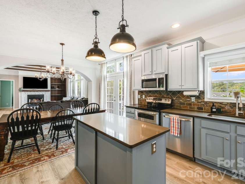 21 Old Pinner Place, Arden, NC 28704.  MLS# CAR4407827, YatesRealty ID 41672. 