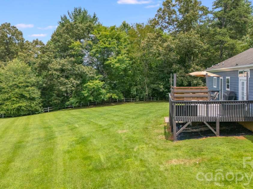 21 Old Pinner Place, Arden, NC 28704.  MLS# CAR4407827, YatesRealty ID 41672. Come make 21 Old Pinners Cove Rd yours today!