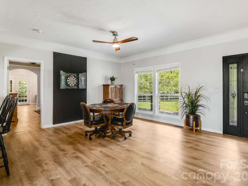 21 Old Pinner Place, Arden, NC 28704.  MLS# CAR4407827, YatesRealty ID 41672. Fabulous entryway for your new vacation getaway!