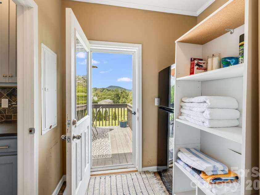 21 Old Pinner Place, Arden, NC 28704.  MLS# CAR4407827, YatesRealty ID 41672. Separate mud room entrance