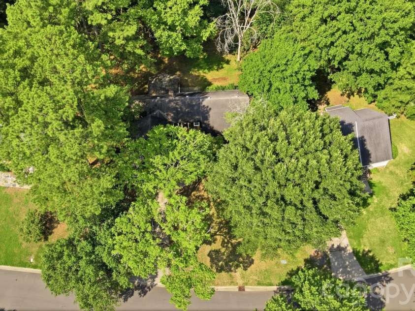 8315 Park Vista Circle, Charlotte, NC 28226.  MLS# CAR4406144, YatesRealty ID 41673. 