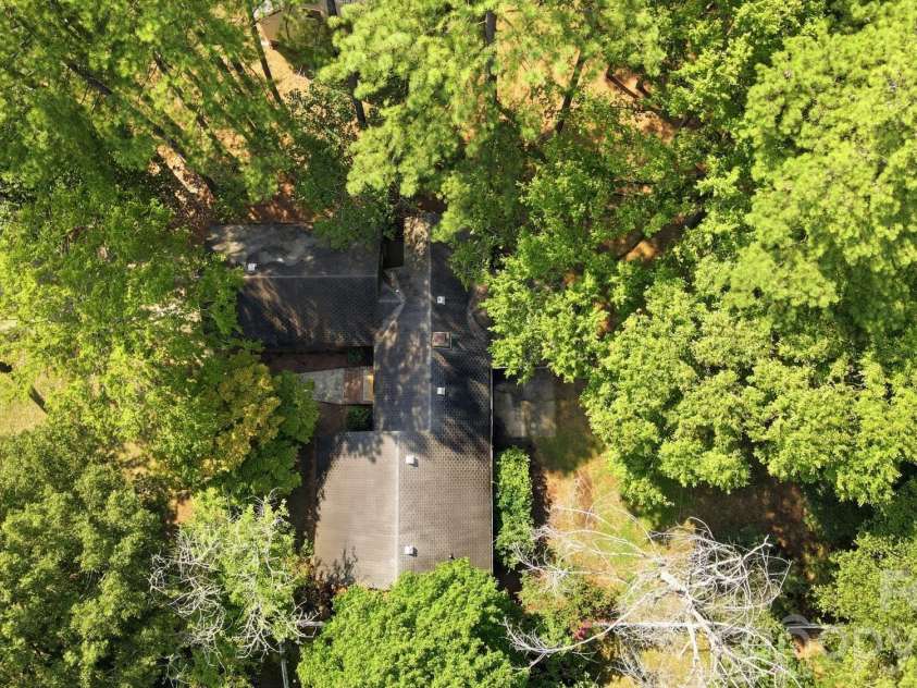 8315 Park Vista Circle, Charlotte, NC 28226.  MLS# CAR4406144, YatesRealty ID 41673. 