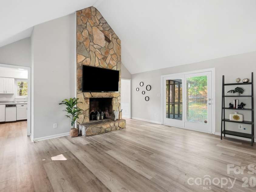 8315 Park Vista Circle, Charlotte, NC 28226.  MLS# CAR4406144, YatesRealty ID 41673. 