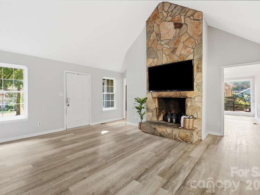 8315 Park Vista Circle, Charlotte, NC 28226.  MLS# CAR4406144, YatesRealty ID 41673. 