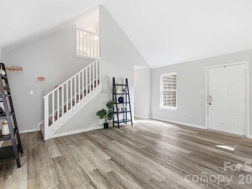 8315 Park Vista Circle, Charlotte, NC 28226.  MLS# CAR4406144, YatesRealty ID 41673. 