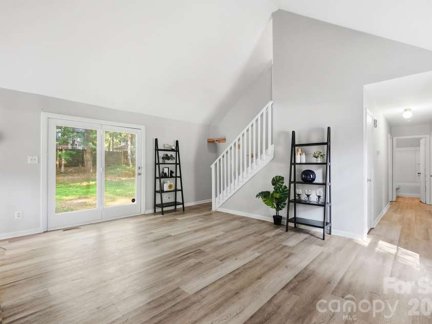 8315 Park Vista Circle, Charlotte, NC 28226.  MLS# CAR4406144, YatesRealty ID 41673. 