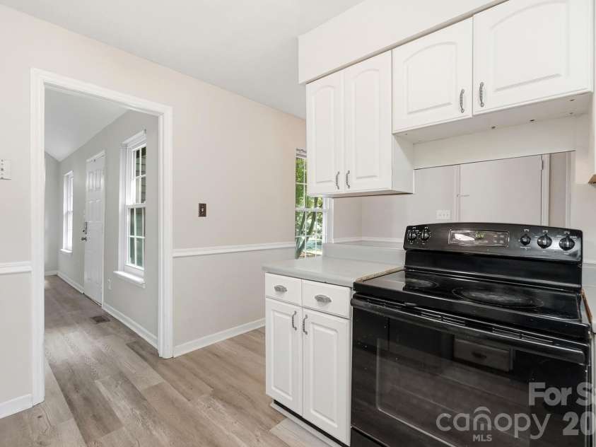 8315 Park Vista Circle, Charlotte, NC 28226.  MLS# CAR4406144, YatesRealty ID 41673. 