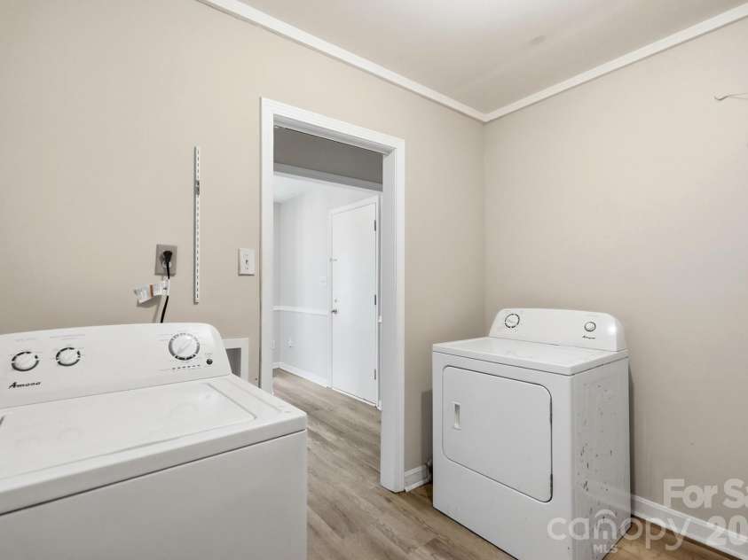 8315 Park Vista Circle, Charlotte, NC 28226.  MLS# CAR4406144, YatesRealty ID 41673. 