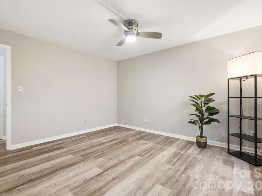 8315 Park Vista Circle, Charlotte, NC 28226.  MLS# CAR4406144, YatesRealty ID 41673. 