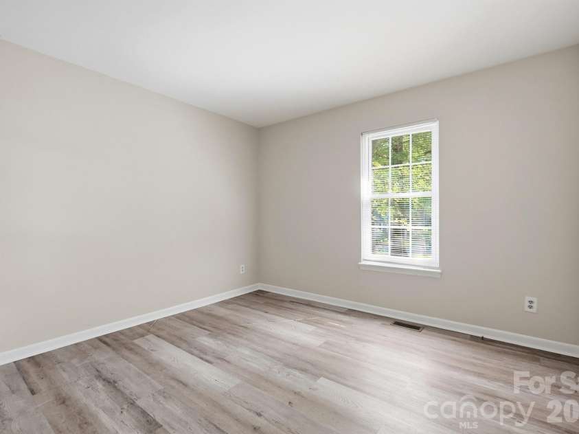 8315 Park Vista Circle, Charlotte, NC 28226.  MLS# CAR4406144, YatesRealty ID 41673. 