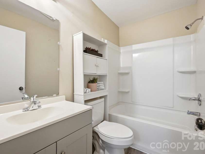 8315 Park Vista Circle, Charlotte, NC 28226.  MLS# CAR4406144, YatesRealty ID 41673. 