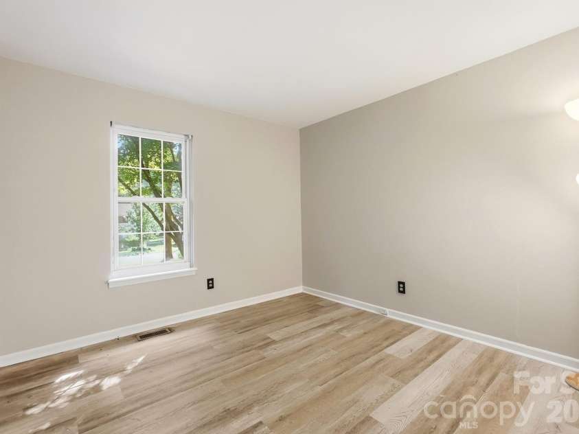 8315 Park Vista Circle, Charlotte, NC 28226.  MLS# CAR4406144, YatesRealty ID 41673. 
