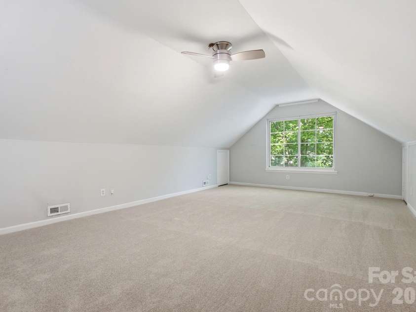 8315 Park Vista Circle, Charlotte, NC 28226.  MLS# CAR4406144, YatesRealty ID 41673. 