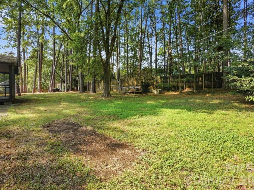 8315 Park Vista Circle, Charlotte, NC 28226.  MLS# CAR4406144, YatesRealty ID 41673. 