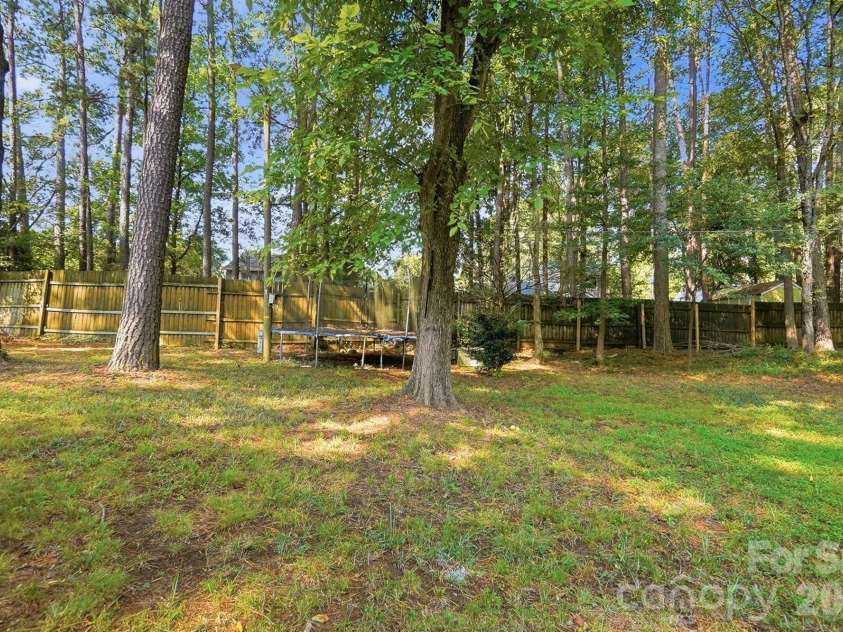 8315 Park Vista Circle, Charlotte, NC 28226.  MLS# CAR4406144, YatesRealty ID 41673. 
