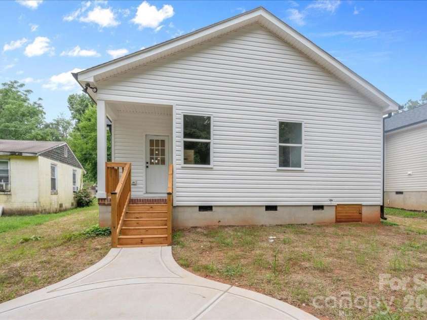 1034 Grady Street, Salisbury, NC 28144.  MLS# CAR4407386, YatesRealty ID 41674. 