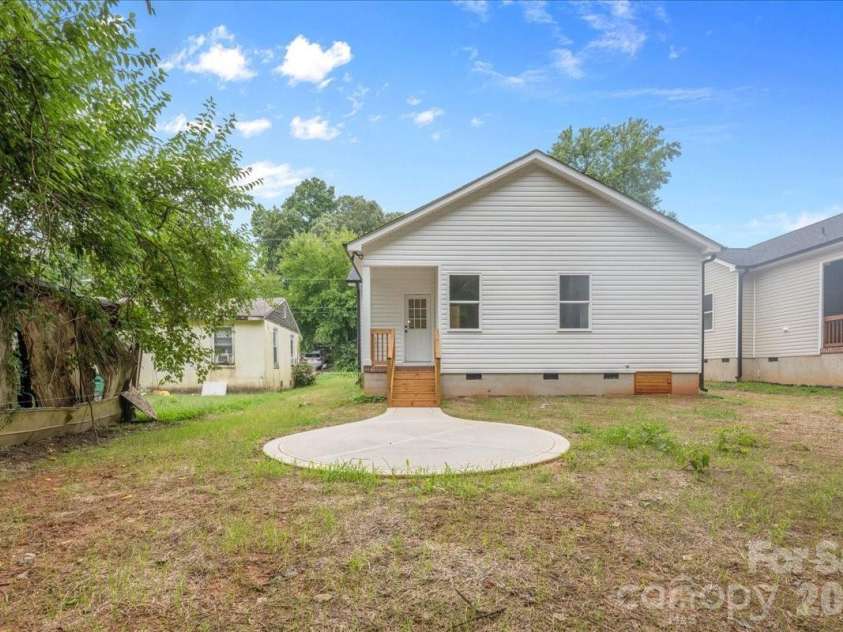 1034 Grady Street, Salisbury, NC 28144.  MLS# CAR4407386, YatesRealty ID 41674. Beautiful backyard