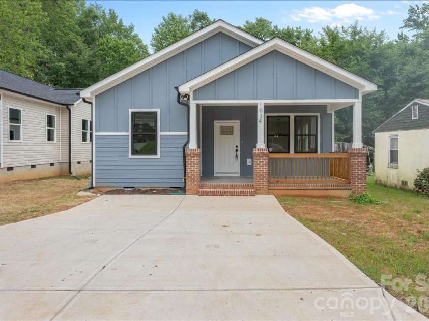 1034 Grady Street, Salisbury, NC 28144.  MLS# CAR4407386, YatesRealty ID 41674. Welcome Home!