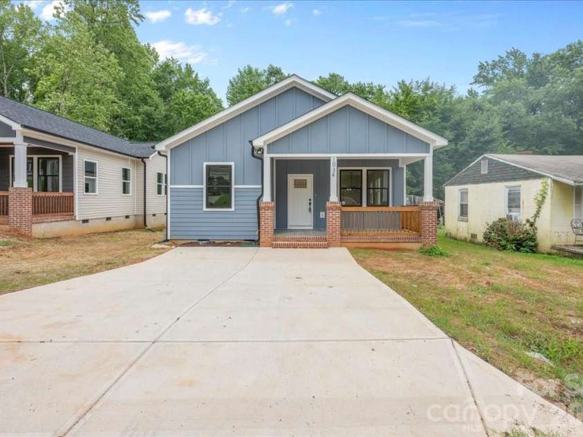 1034 Grady Street, Salisbury, NC 28144.  MLS# CAR4417896, YatesRealty ID 41674. 