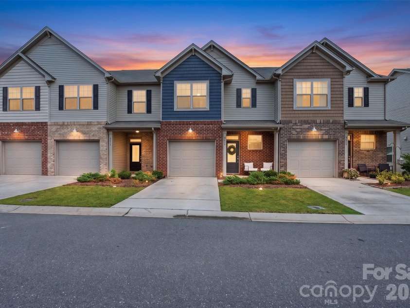 2614 Winter Thistle Way, Fort Mill, SC 29707.  MLS# CAR4410501, YatesRealty ID 41675. 2614 Winter Thistle WayVirtual Twilight
