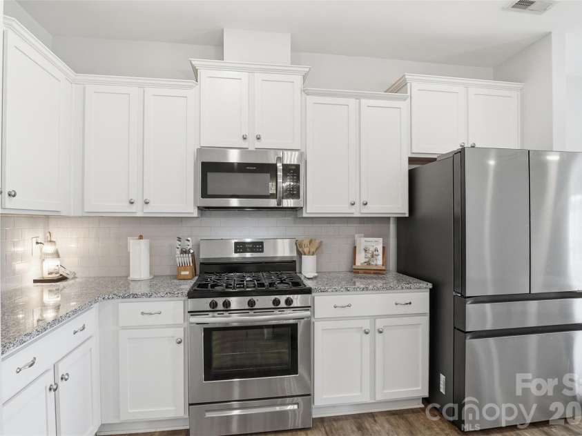 2614 Winter Thistle Way, Fort Mill, SC 29707.  MLS# CAR4410501, YatesRealty ID 41675. Kitchen