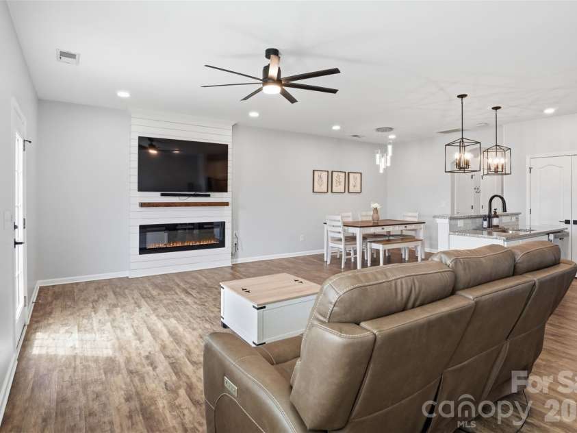 2614 Winter Thistle Way, Fort Mill, SC 29707.  MLS# CAR4410501, YatesRealty ID 41675. Living Area