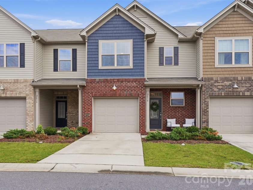 2614 Winter Thistle Way, Indian Land, SC 29707.  MLS# CAR4410501, YatesRealty ID 41675. Welcome to 2614 Winter Thistle Way