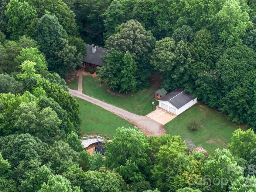142 Talley Ridge Drive, Troutman, NC 28166.  MLS# CAR4407328, YatesRealty ID 41676. 711 square foot Garage/Shop