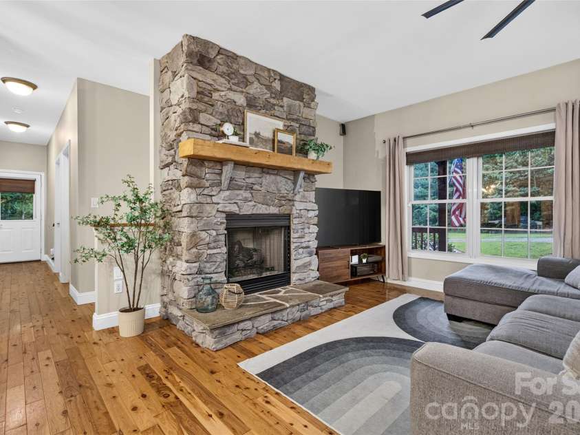 142 Talley Ridge Drive, Troutman, NC 28166.  MLS# CAR4407328, YatesRealty ID 41676. Family Room