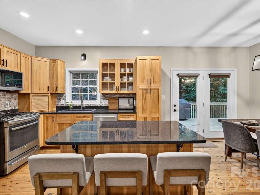 142 Talley Ridge Drive, Troutman, NC 28166.  MLS# CAR4407328, YatesRealty ID 41676. Kitchen