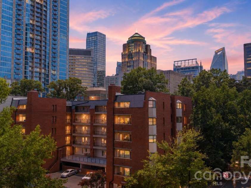 224 Poplar Street, Charlotte, NC 28202.  MLS# CAR4409440, YatesRealty ID 41677. 